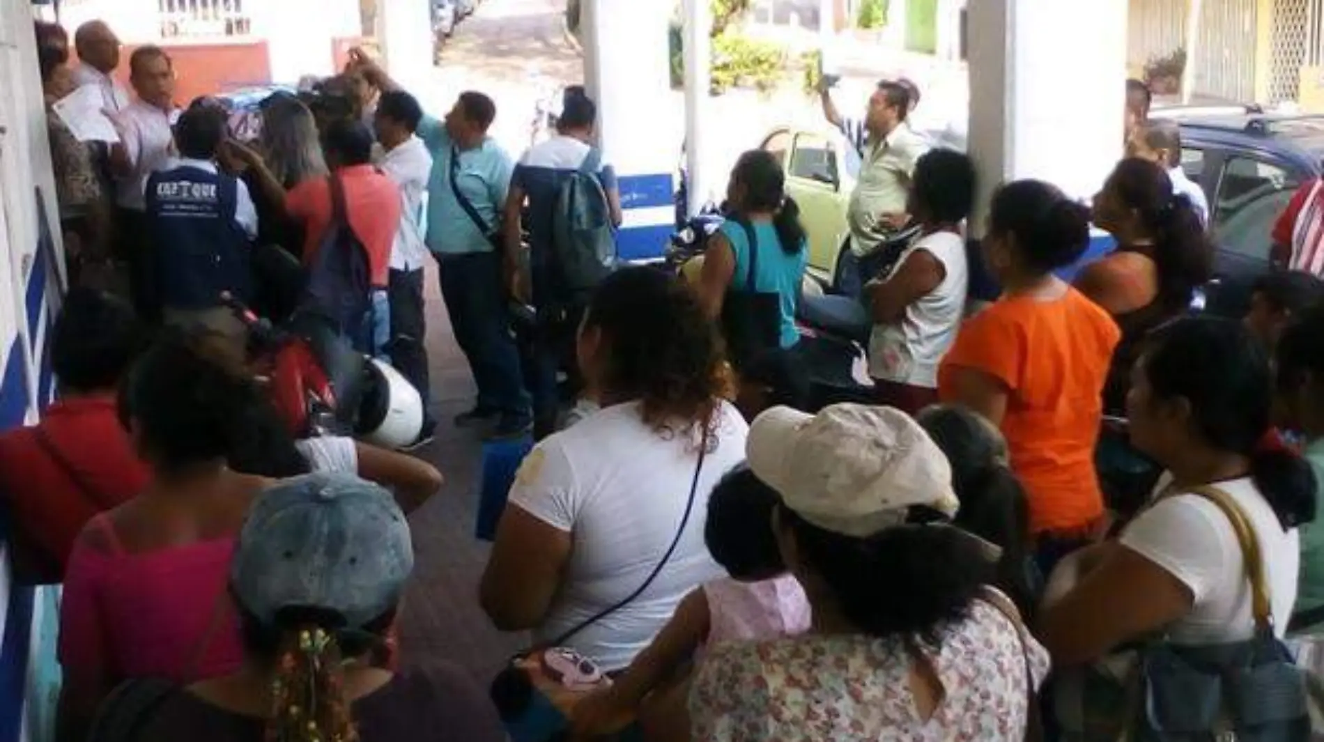 Acapulco - protestan trabajadores de CAPAMA